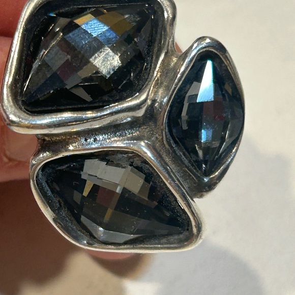 Uno de 50 Triple Smokey Gray Faceted Crystal Ring Sz 7/7.5 Silver Plated Alloy - Picture 14 of 14